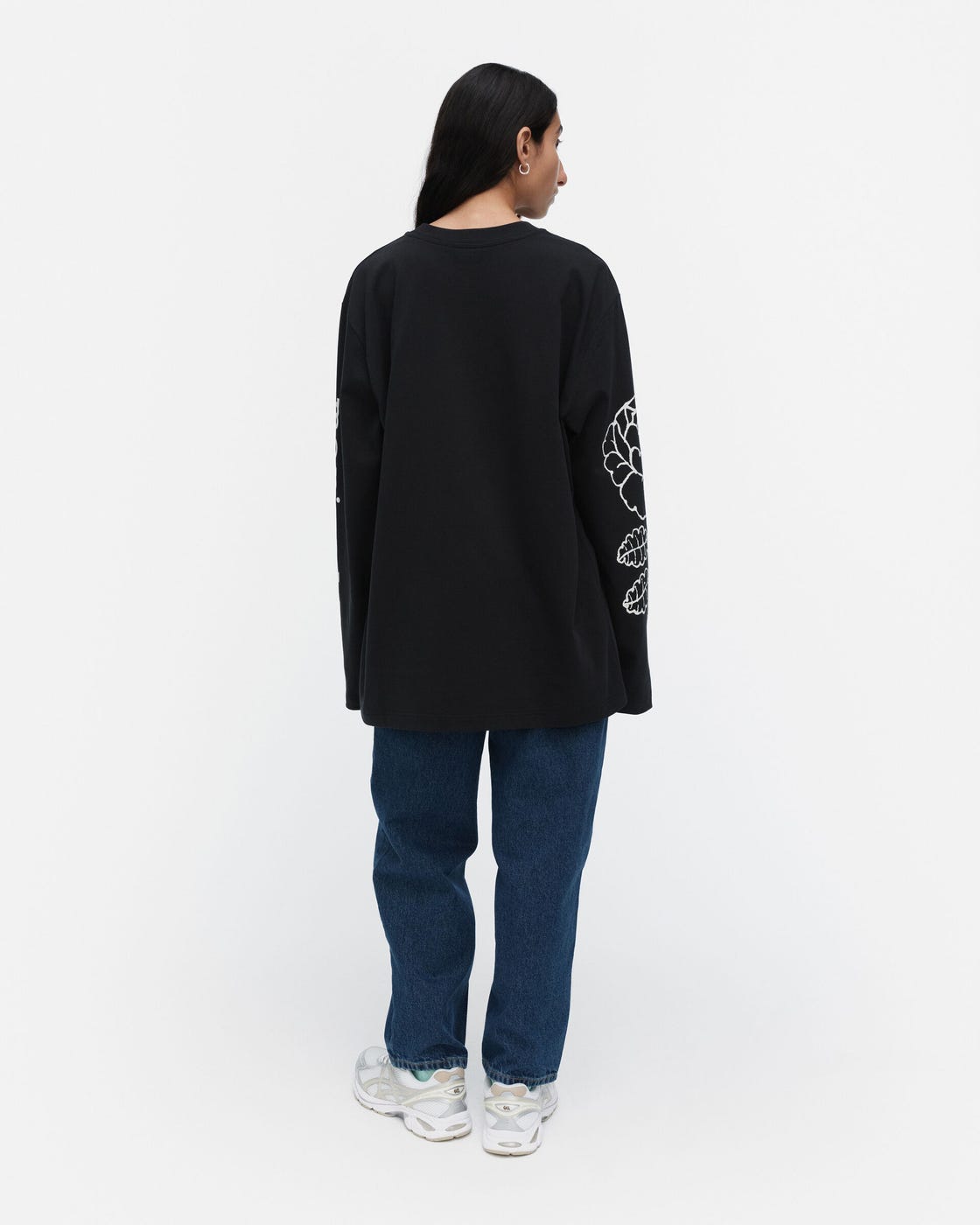 Oksat Vihkiruusu Placement Kioski trikoopaita, Musta