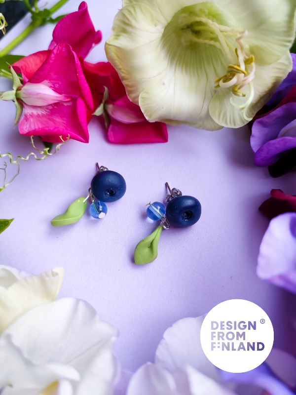 Mustikkapaikka-nappikorvakorut