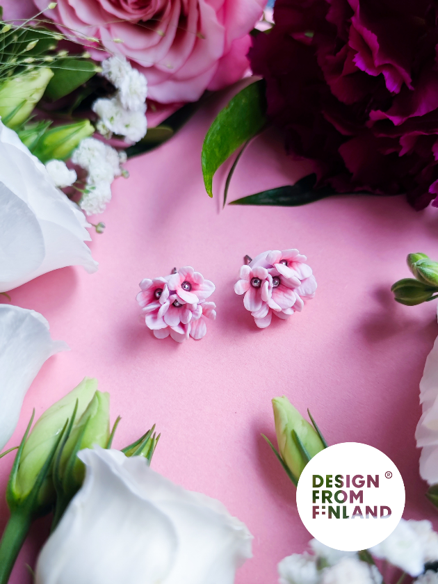 Vanamo-nappikorvakorut