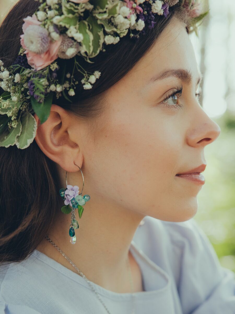 Lehto-orvokki -rengaskorvakorut