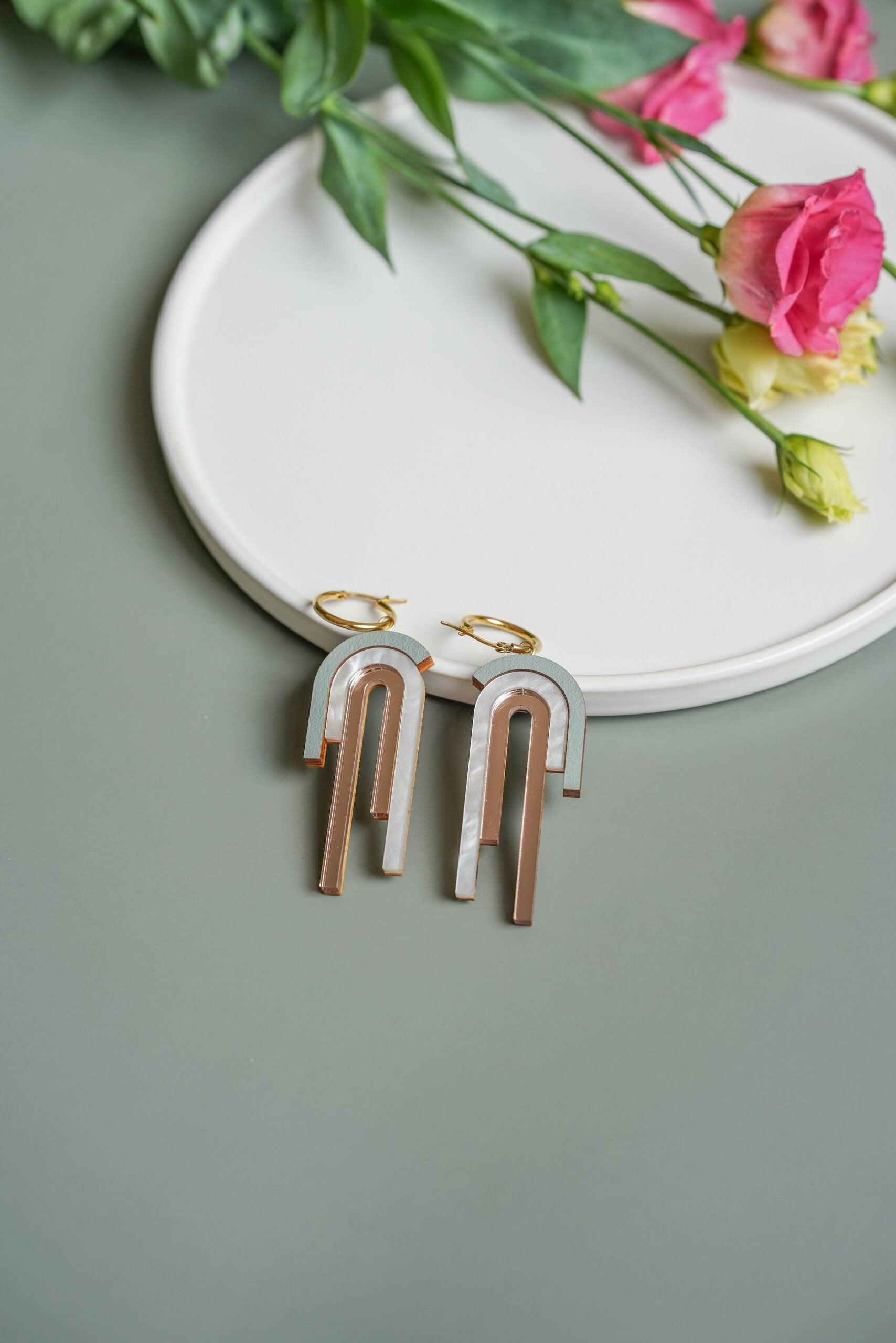 Kaari Big Earrings, Olive