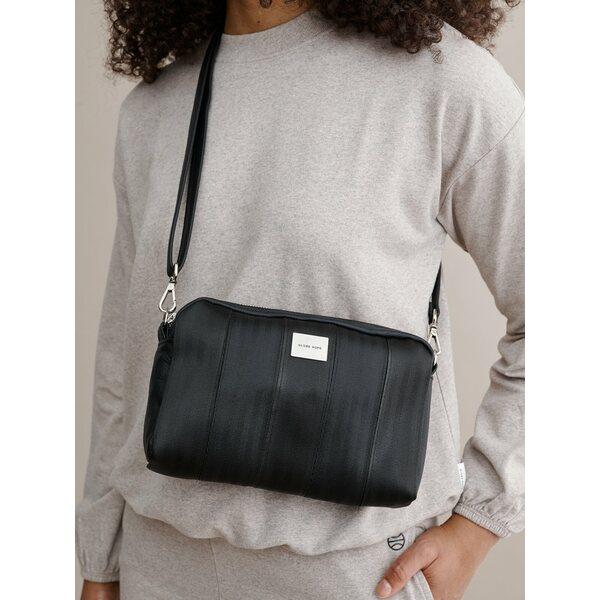 Kaste Olkalaukku, Musta Turvavyö