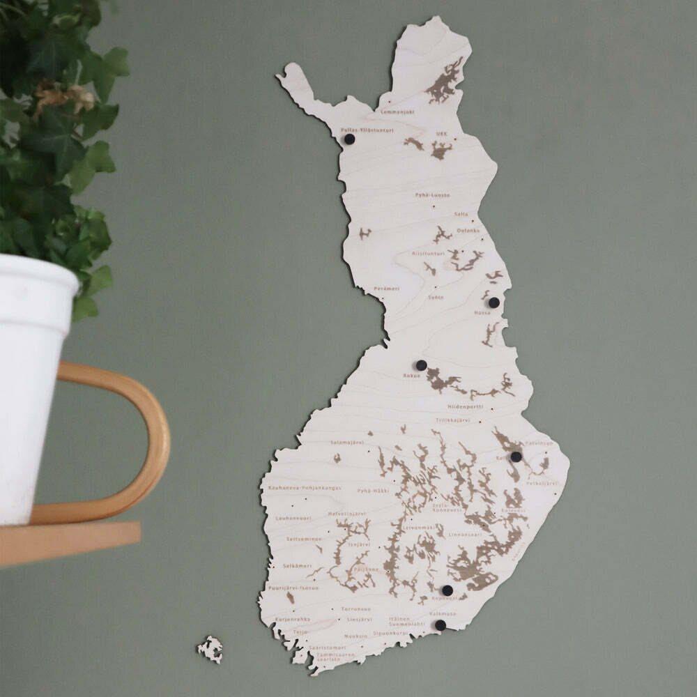 Finland in National Parks, Pinssireiät, M