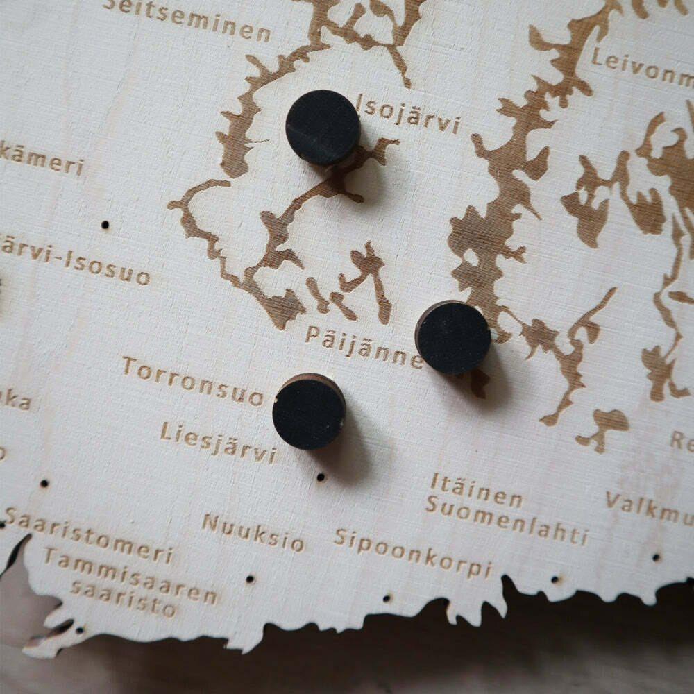 Finland in National Parks, Pinssireiät, M