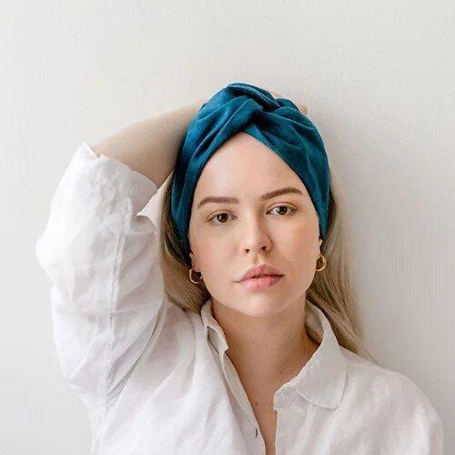 Moldable linen collar