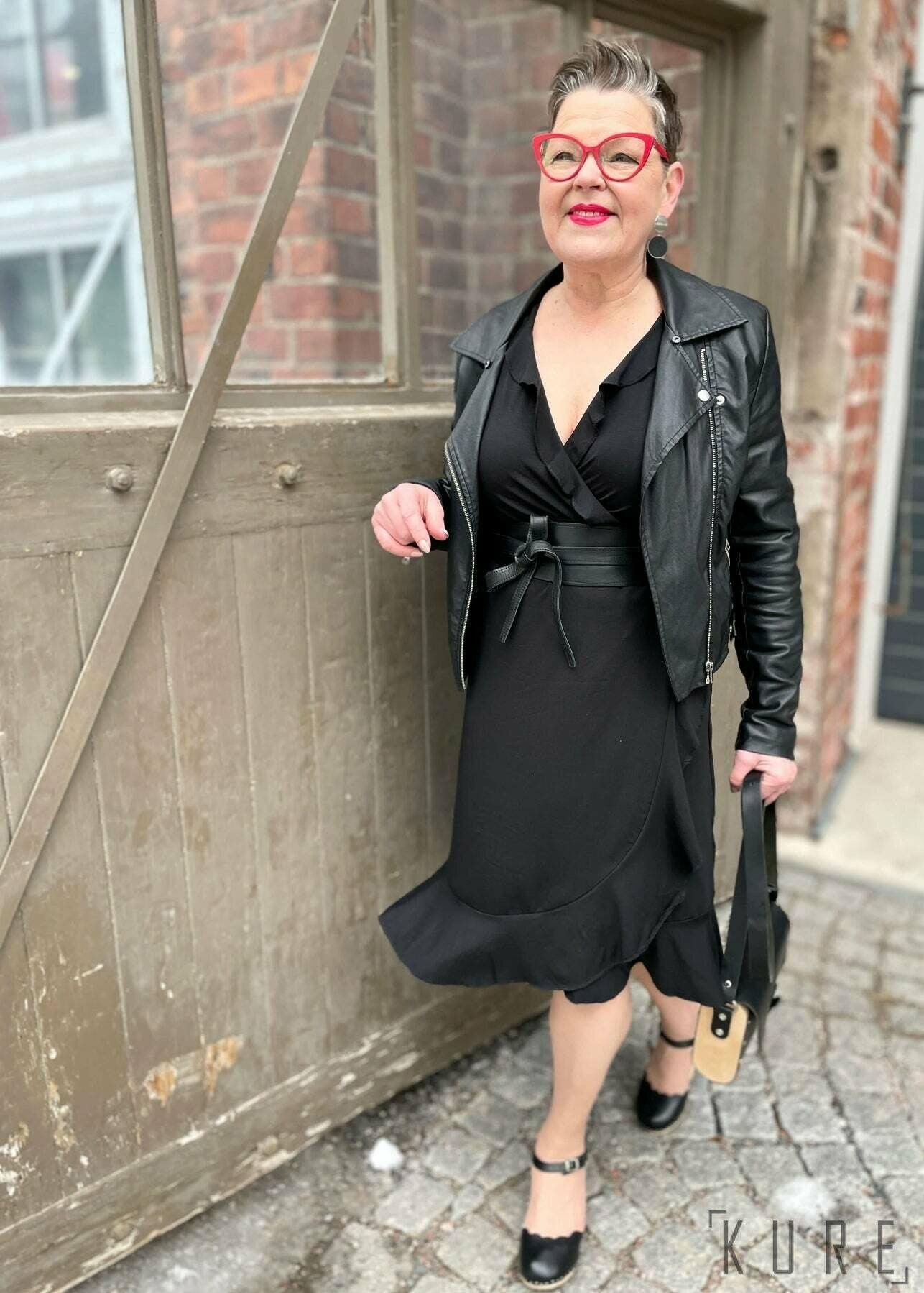 Klassikko Kietaisuvyö 240cm, Musta