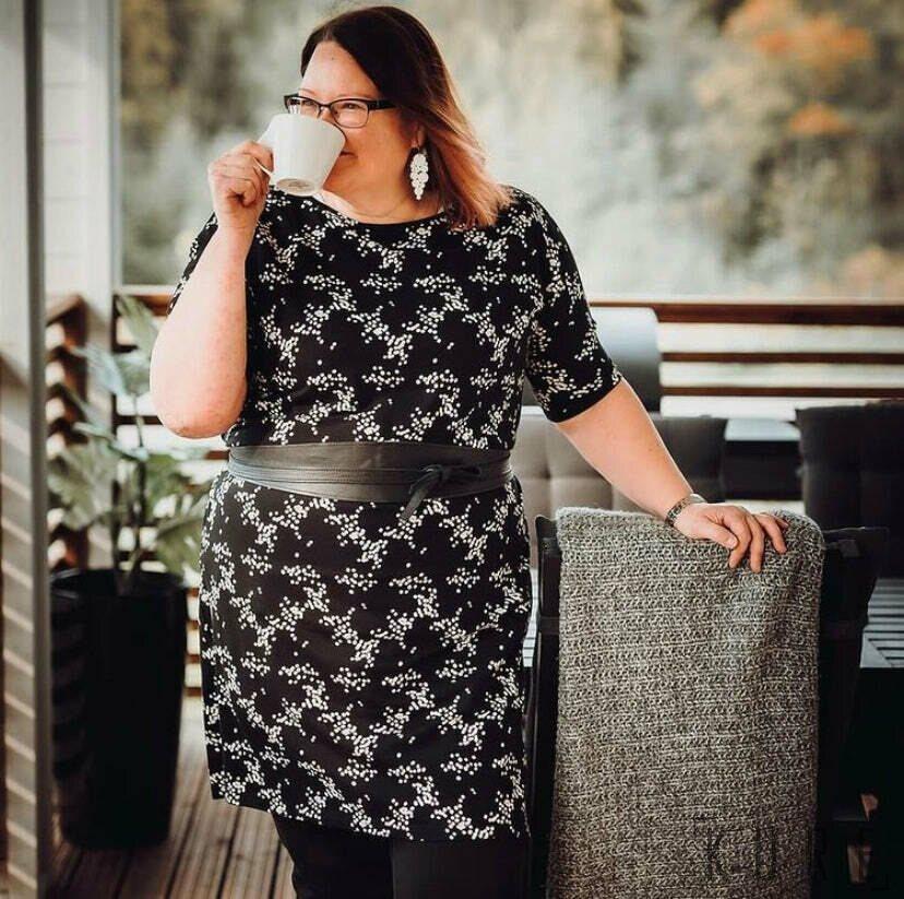 Klassikko Kietaisuvyö 240cm, Musta