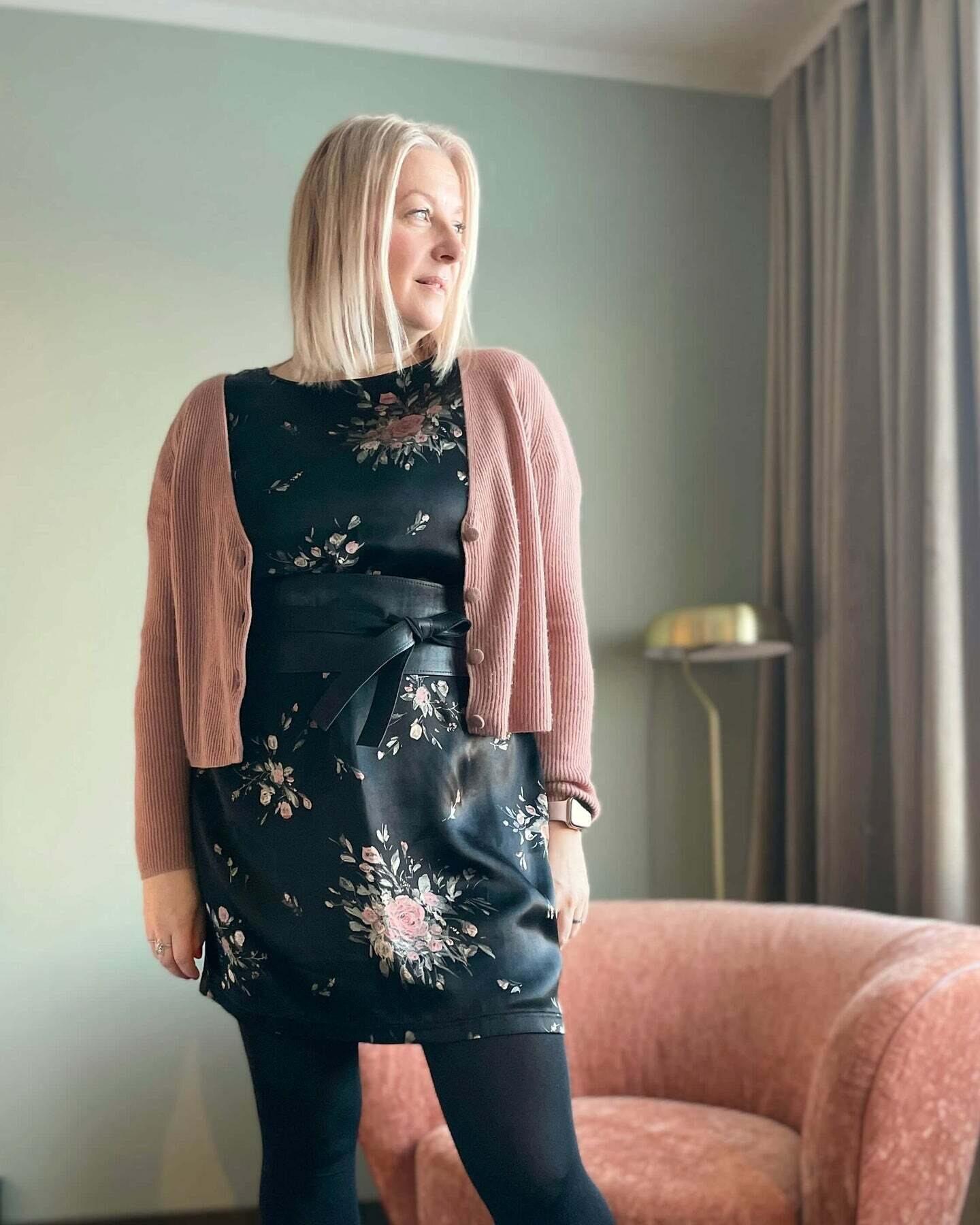 Leveä Kietaisuvyö 240cm, Musta