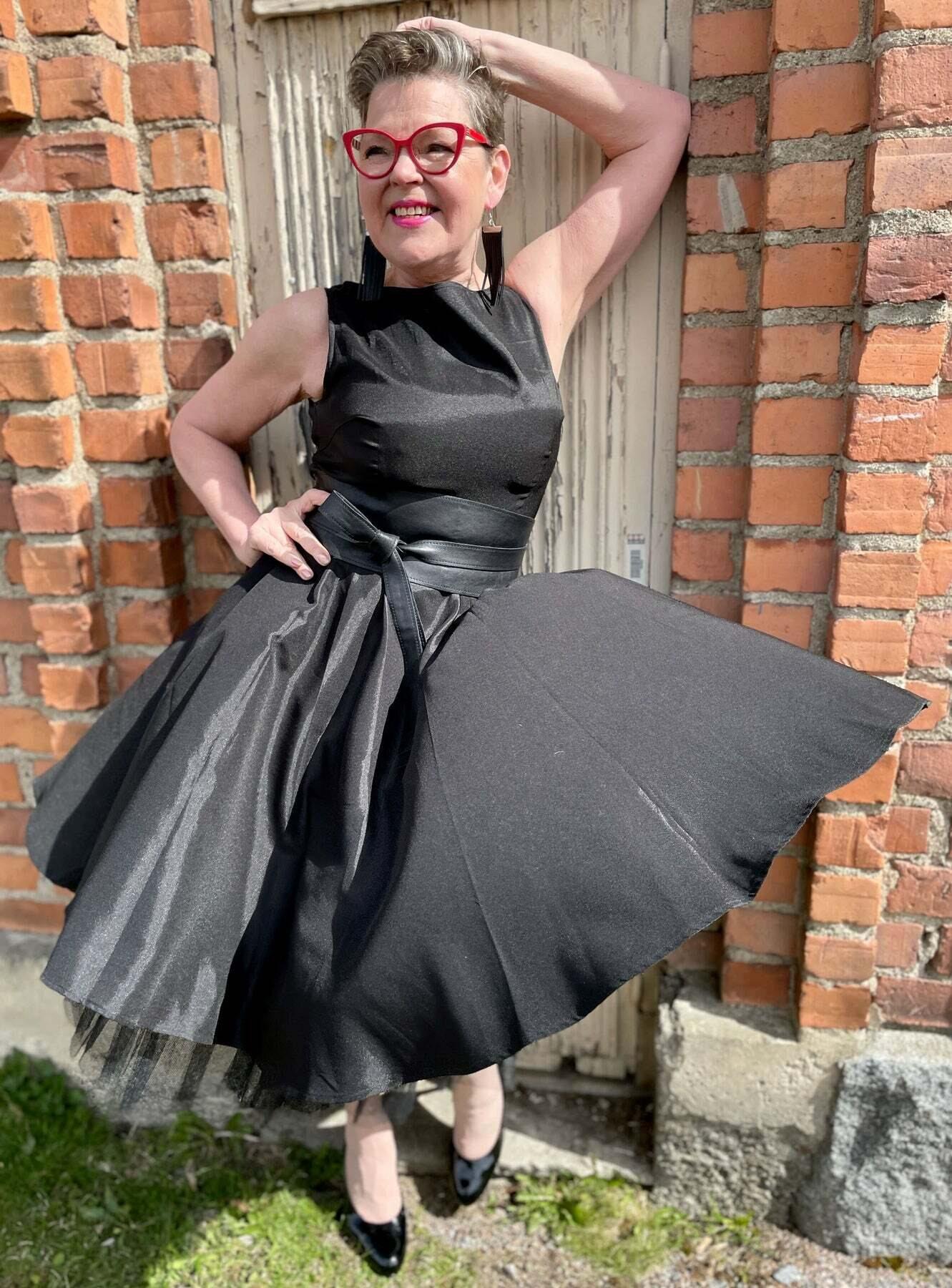 Leveä Kietaisuvyö 240cm, Musta