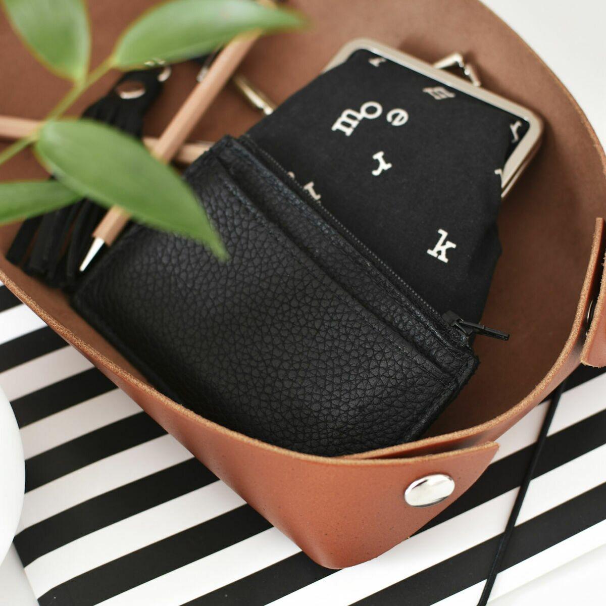 Rove säilytin, Ruskea