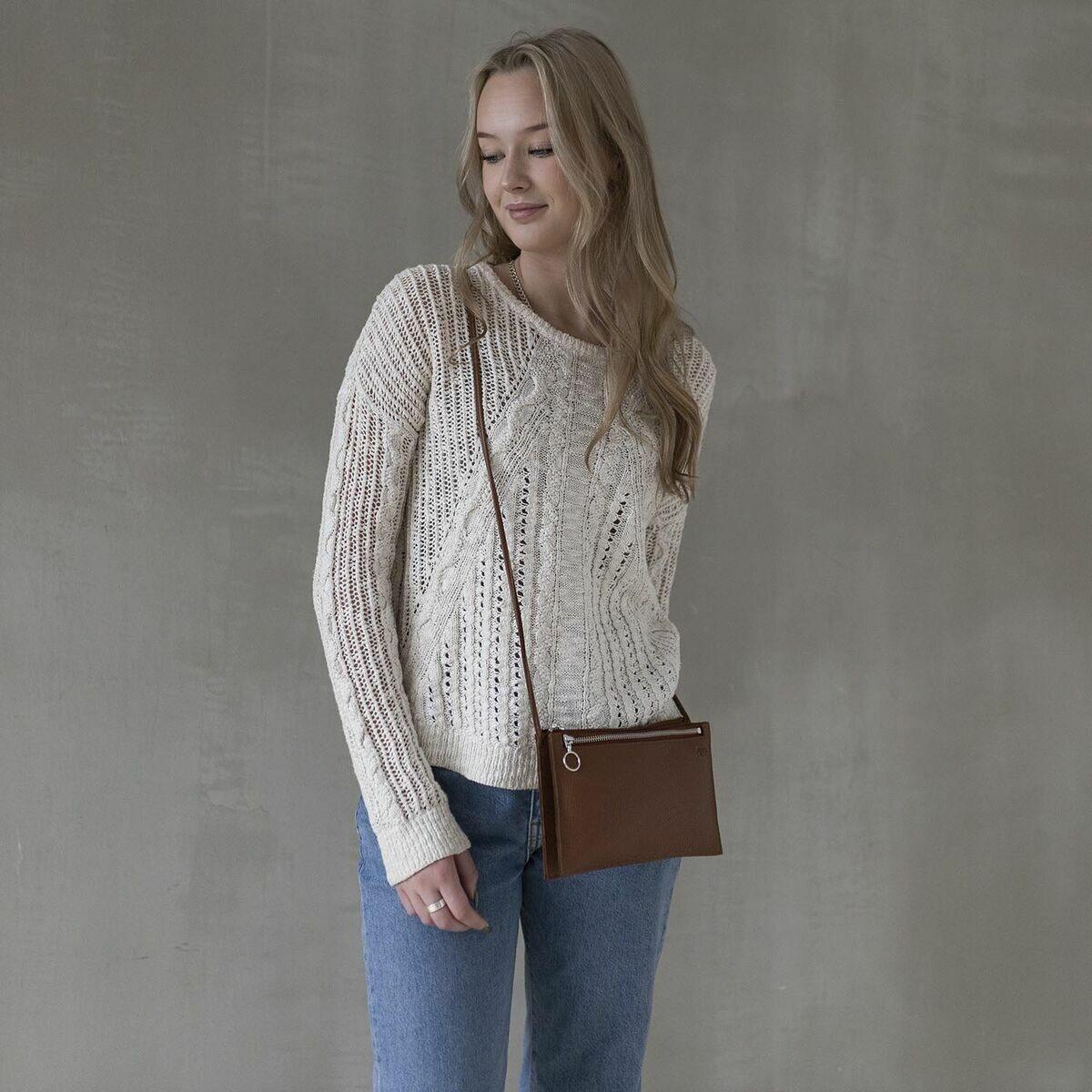 Piilo Laukku, Ruskea hopea