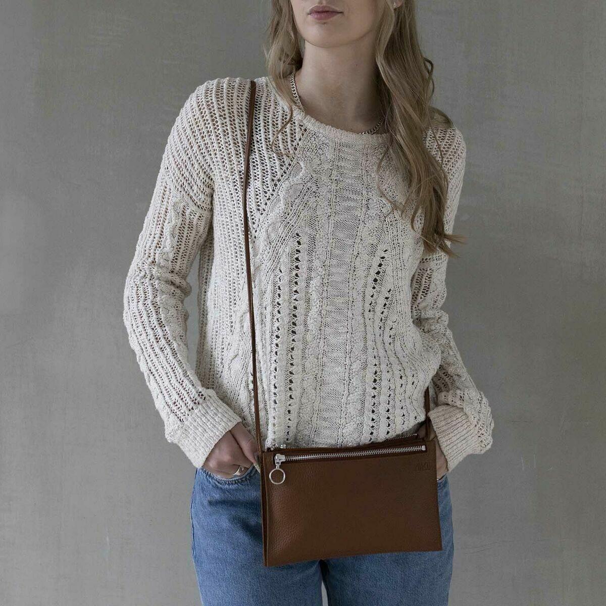 Piilo Laukku, Ruskea hopea