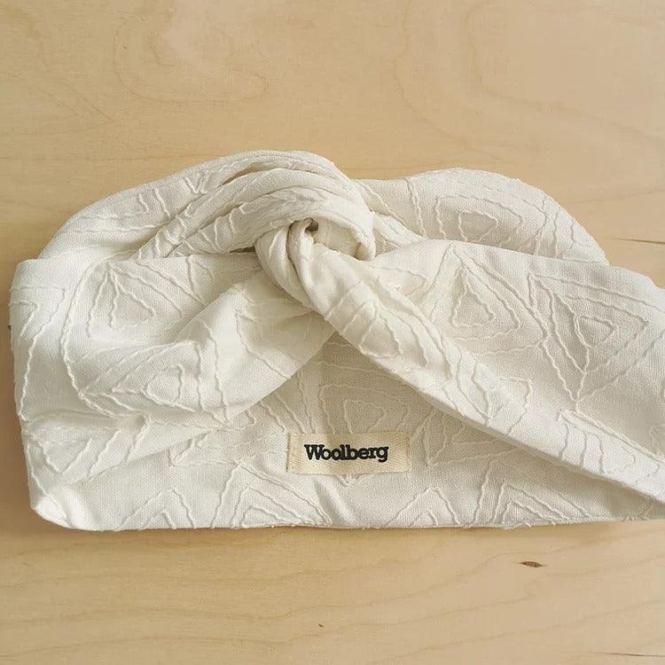 Moldable linen collar