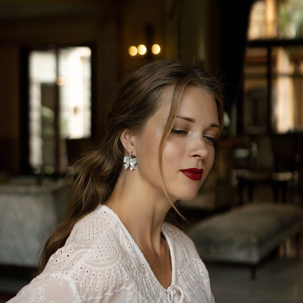 Take A Bow -korvakorut