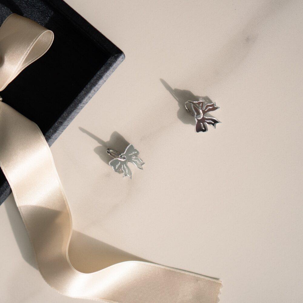 Take A Bow -korvakorut