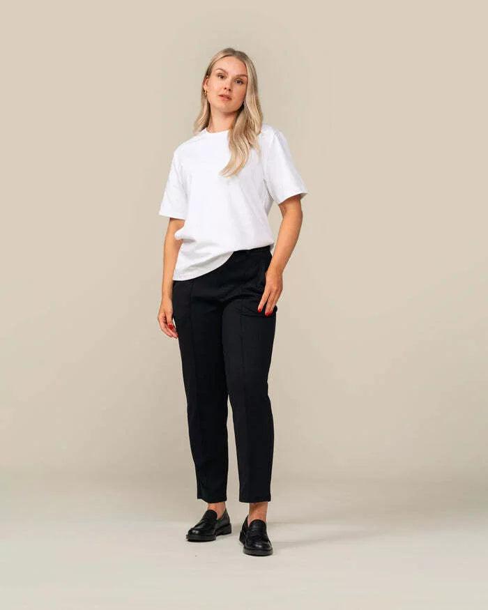 Pleated trousers, black