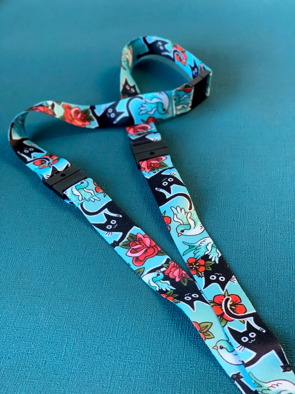 Mustakissa Avainnauha