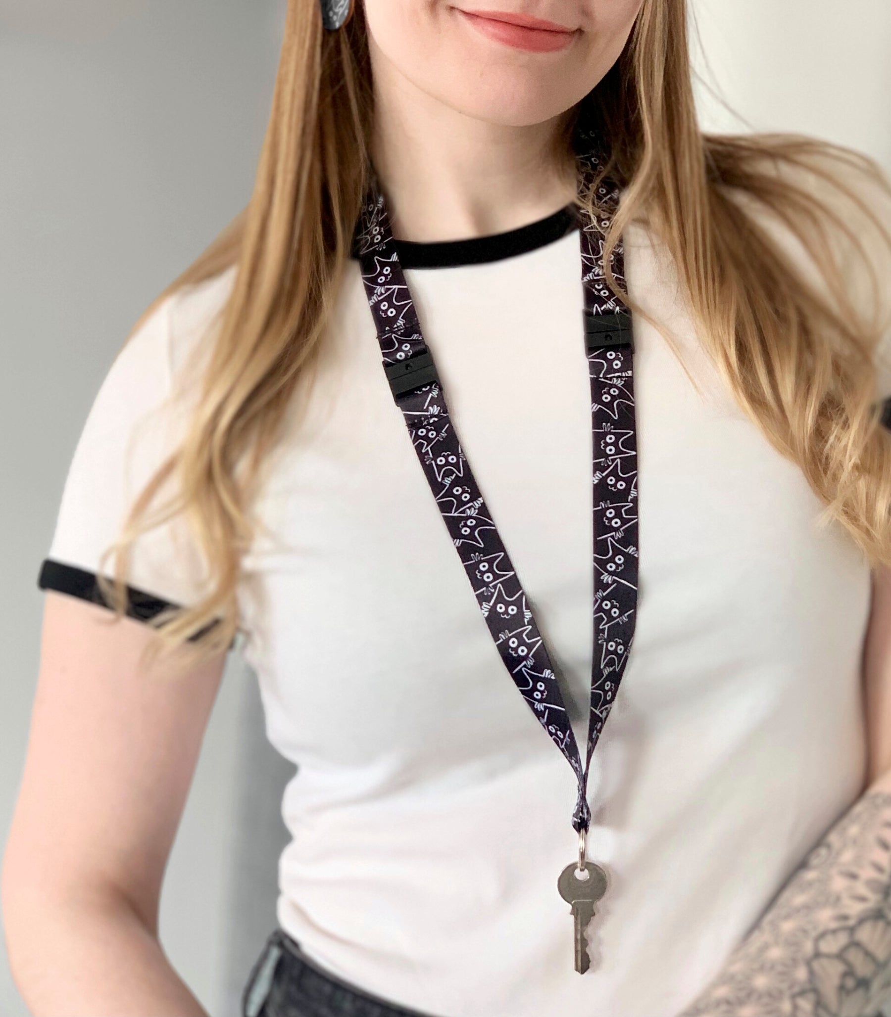 Mustakissa Avainnauha