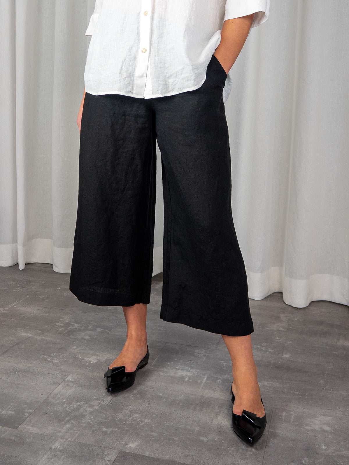 GERDA pellavaculottes, musta