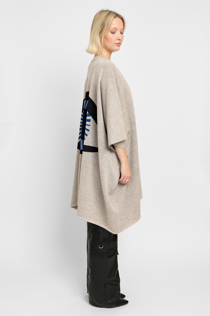 SAAGA – Äidin valvova silmä