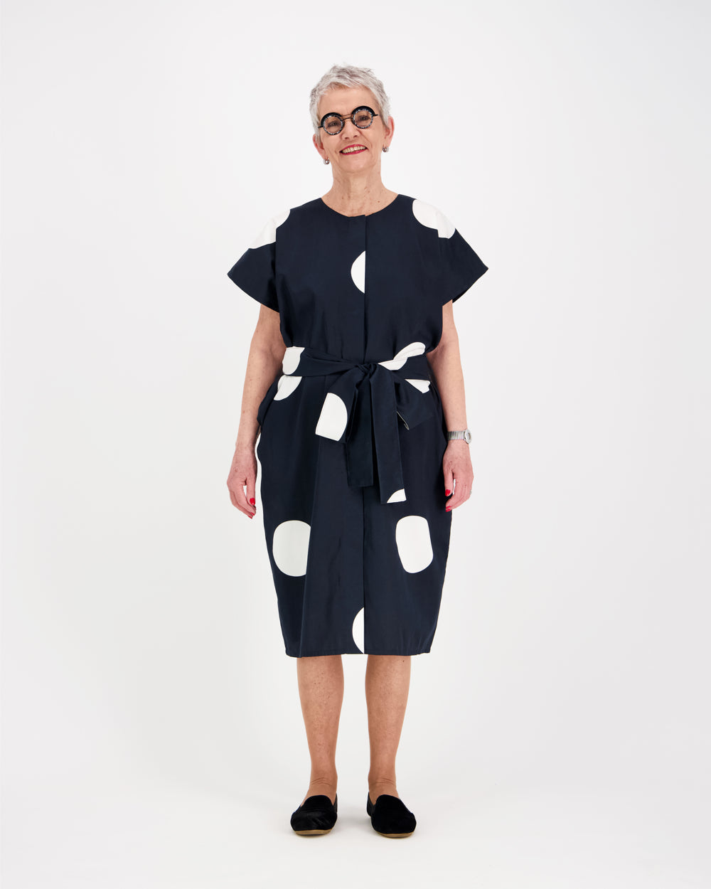 ELEGANCE Mekko Iso Tatti, Musta-valkoinen