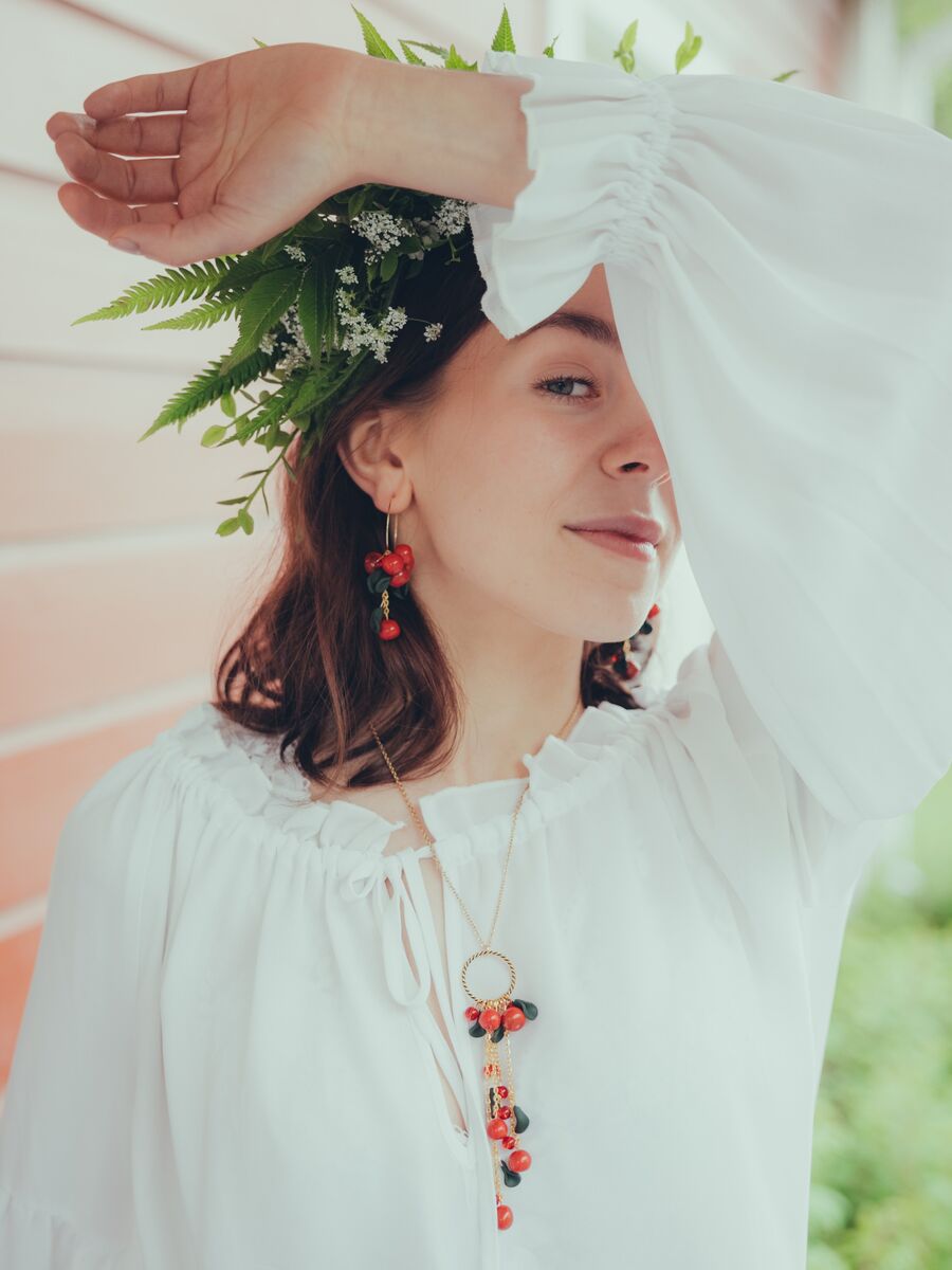 Puolukkapaikka-rengaskorvakorut