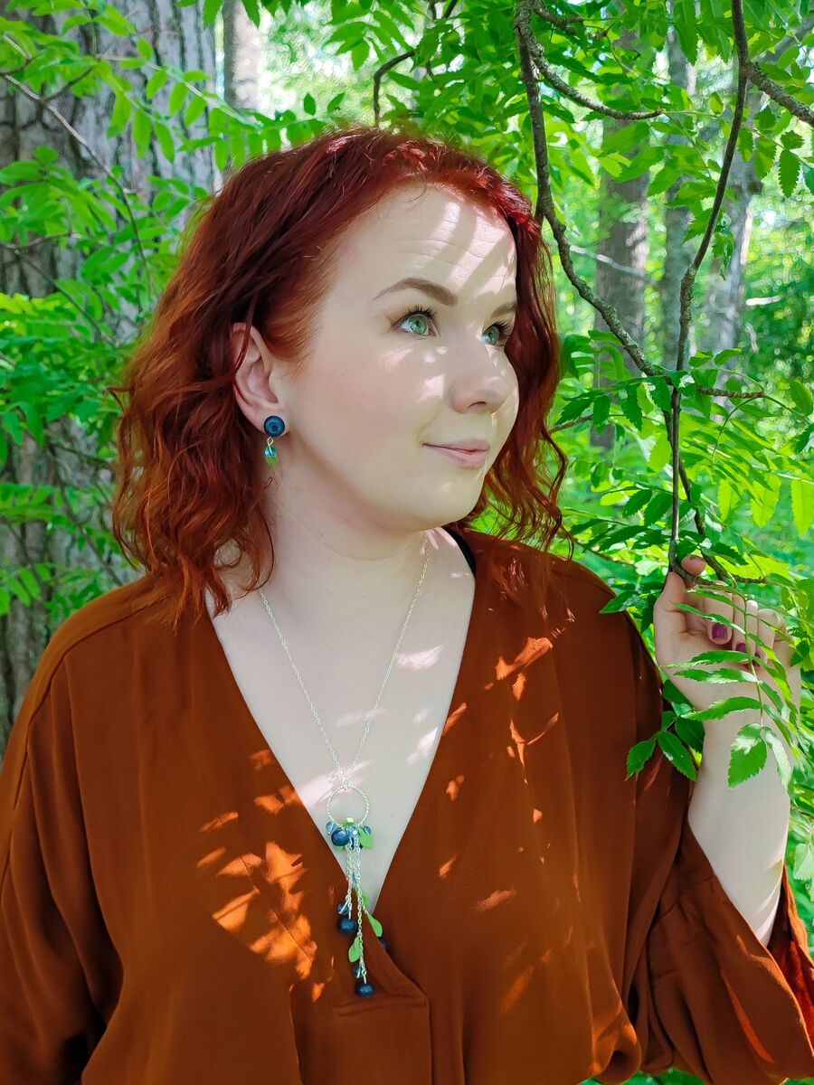 Mustikkapaikka-nappikorvakorut