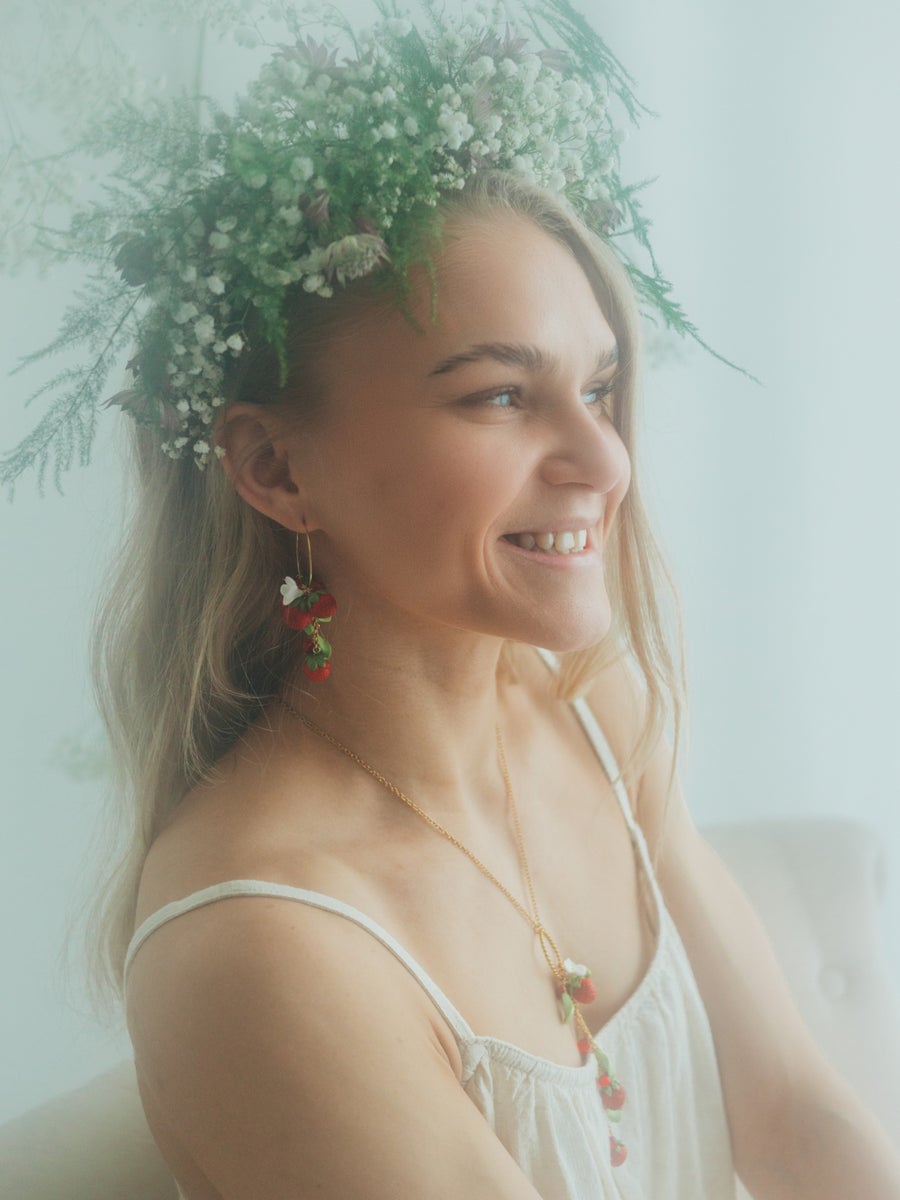 Metsämansikka-rengaskorvakorut