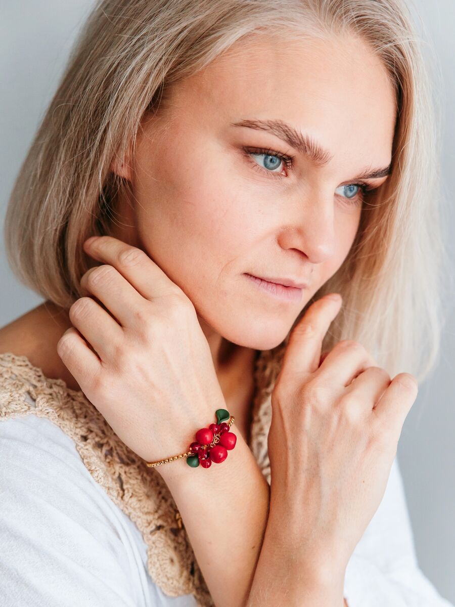 Puolukkapaikka-rannekoru