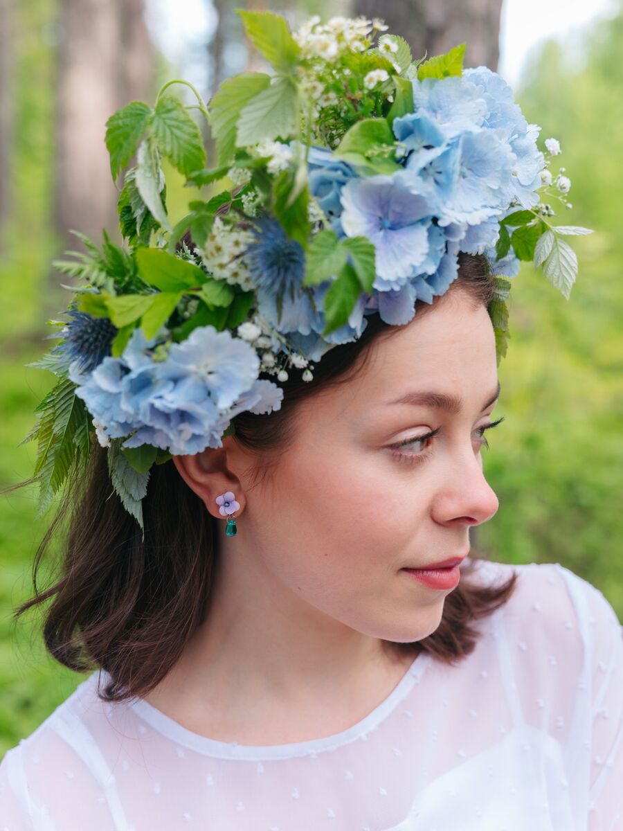 Lehto-orvokki -nappikorvakorut