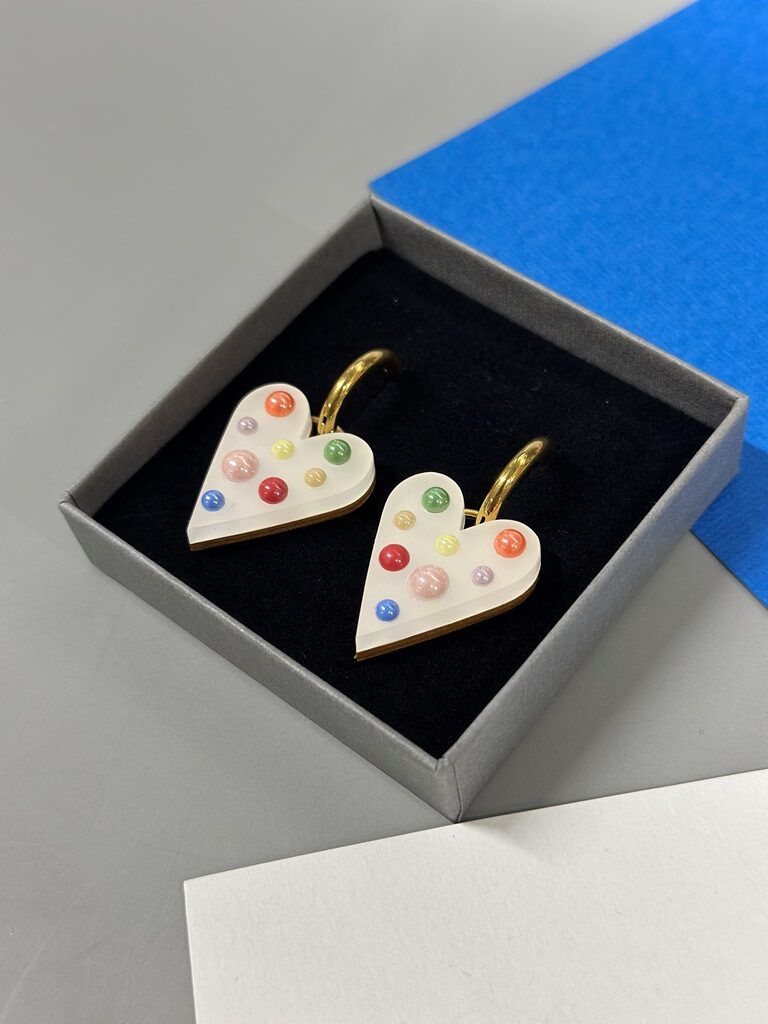 Heart earrings, Dot