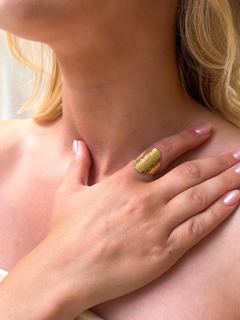 Lumous Sormus, Kulta