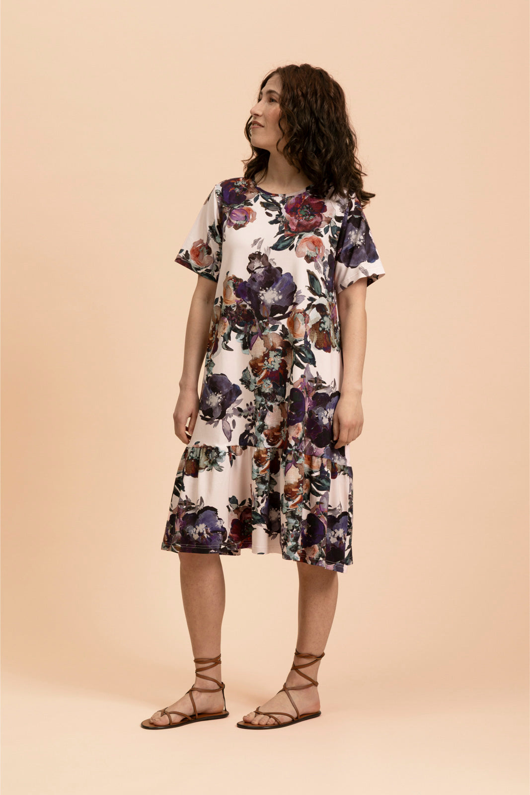 Ruffle T-paita mekko, Roses