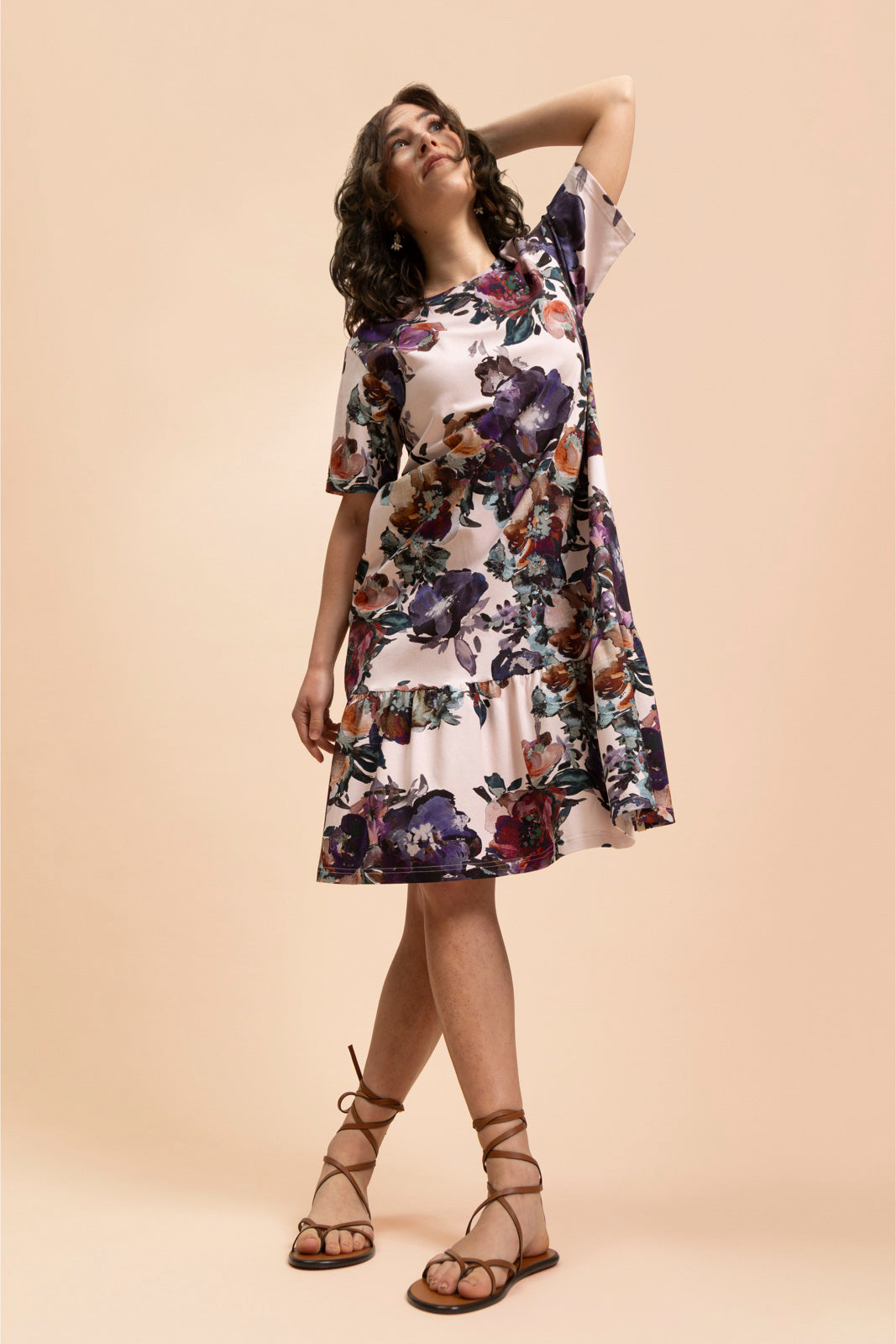 Ruffle T-paita mekko, Roses