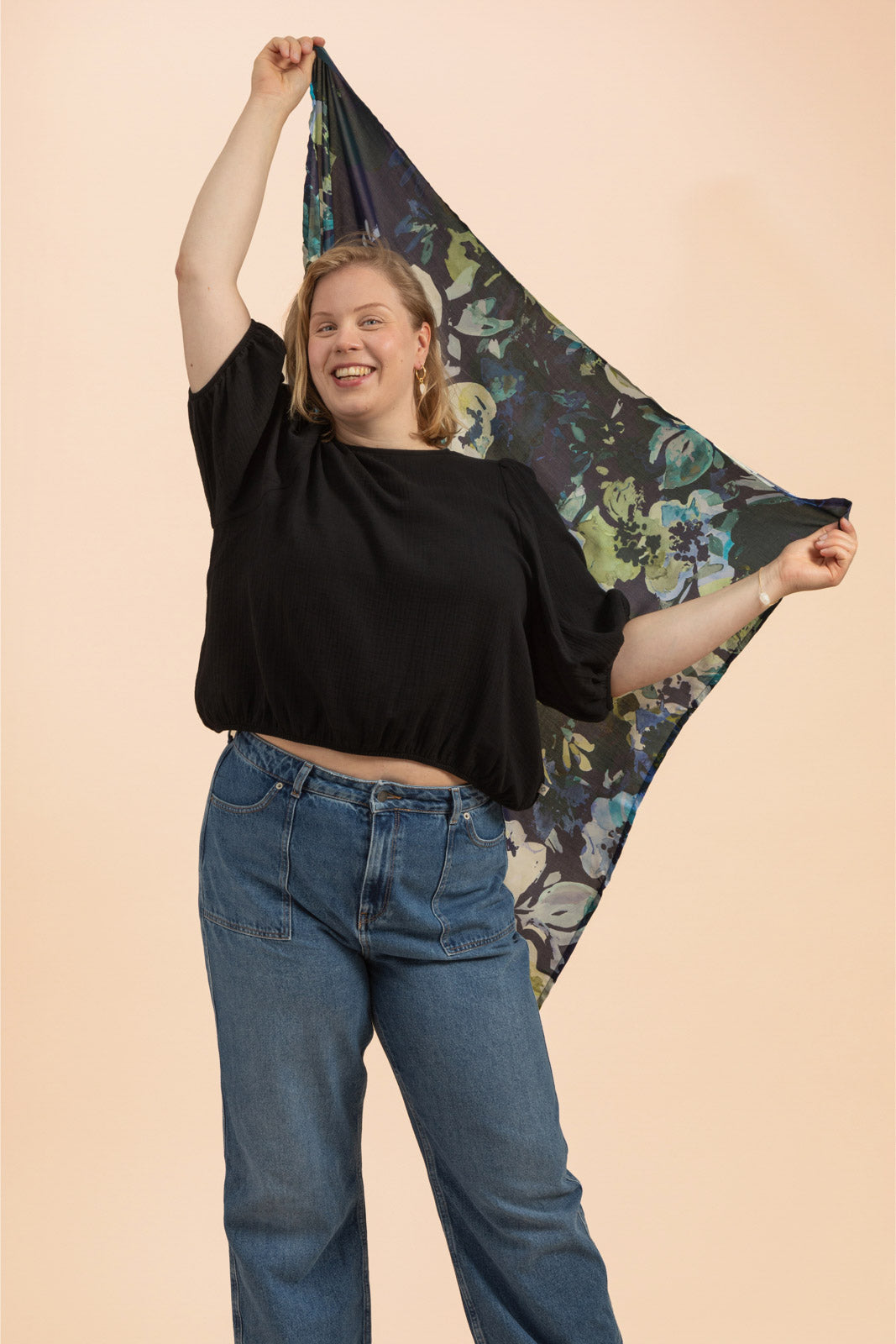 Cropped Blouse, musta