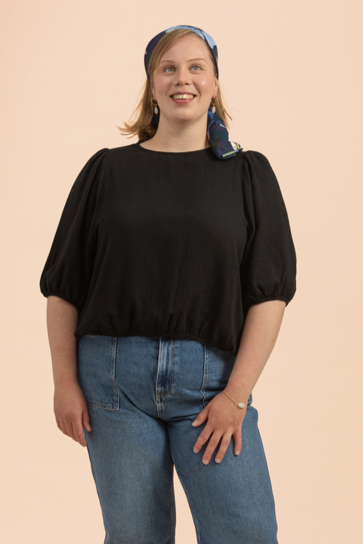 Cropped Blouse, musta
