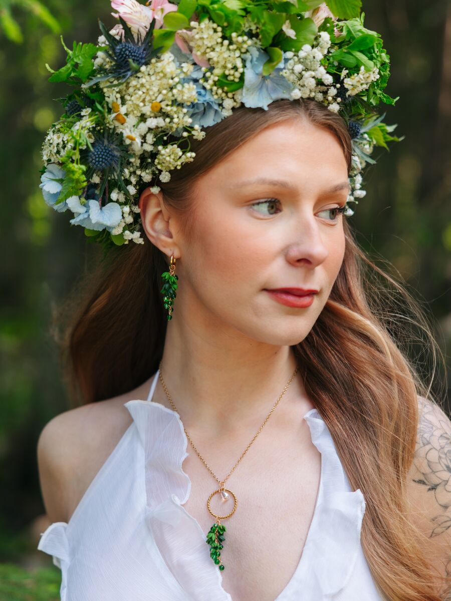 Kuusien kutsu -korvakorut - huggie