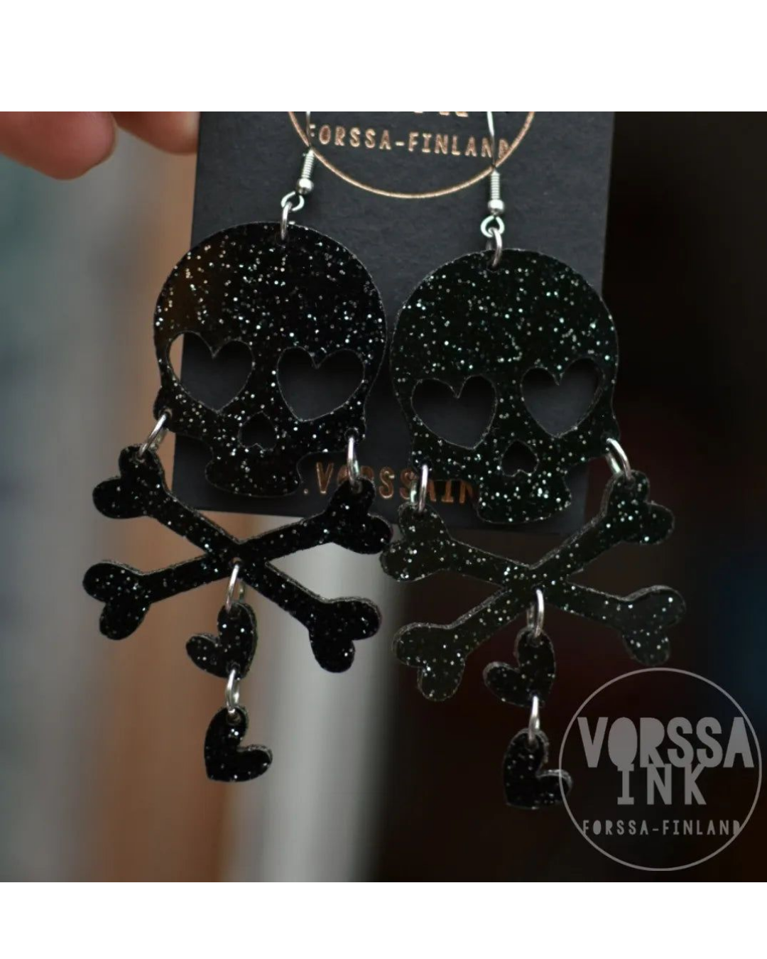 Pääkallo korvakorut