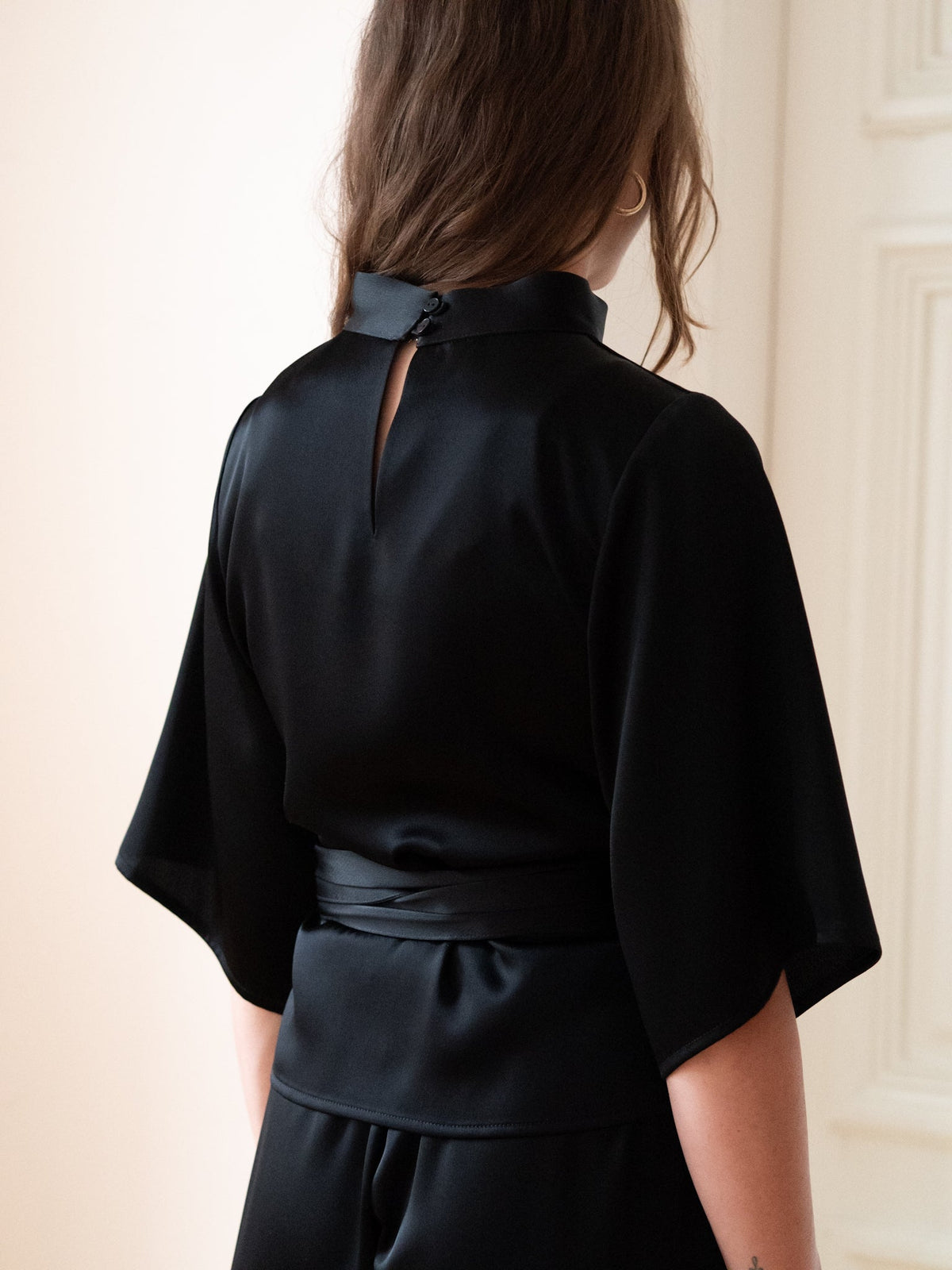 Freedom Blouse, Musta