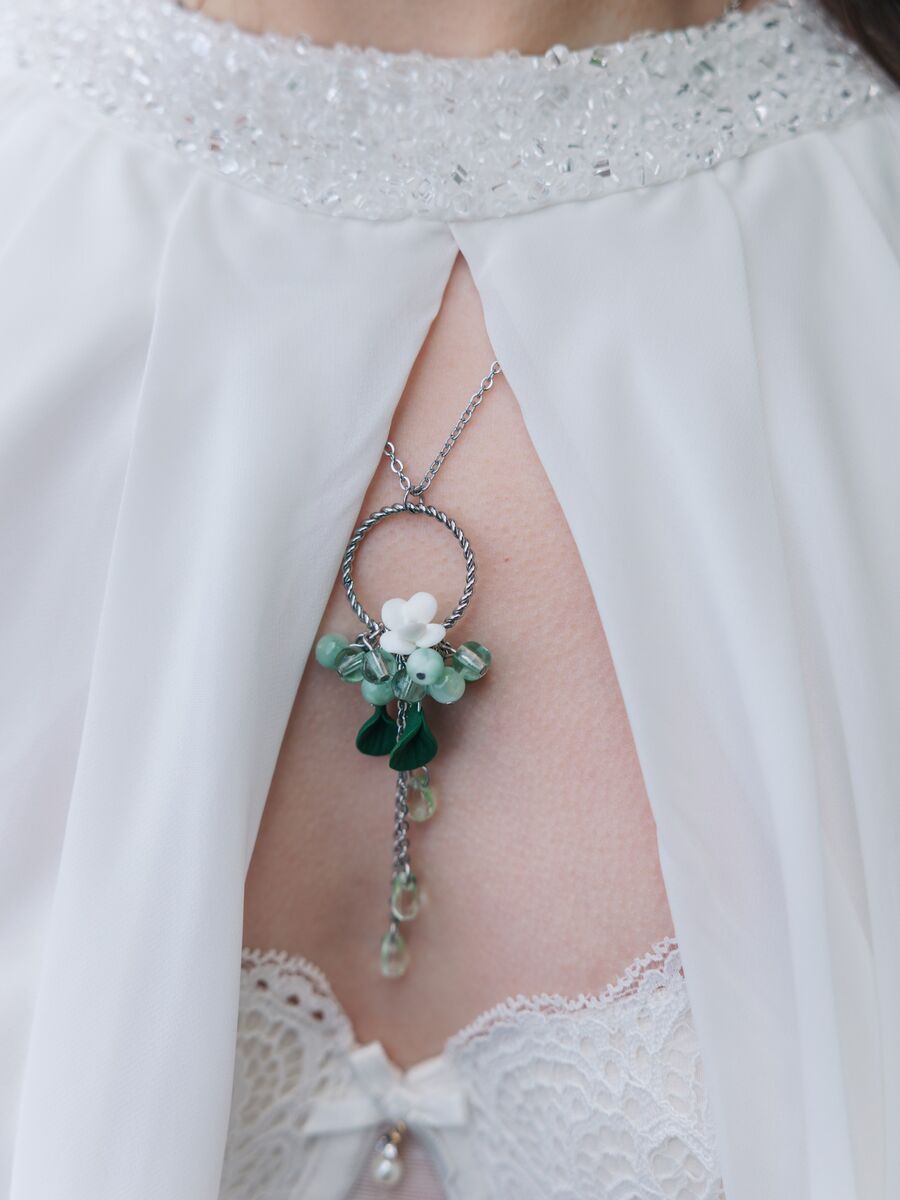 Usvaneito -kaulakoru