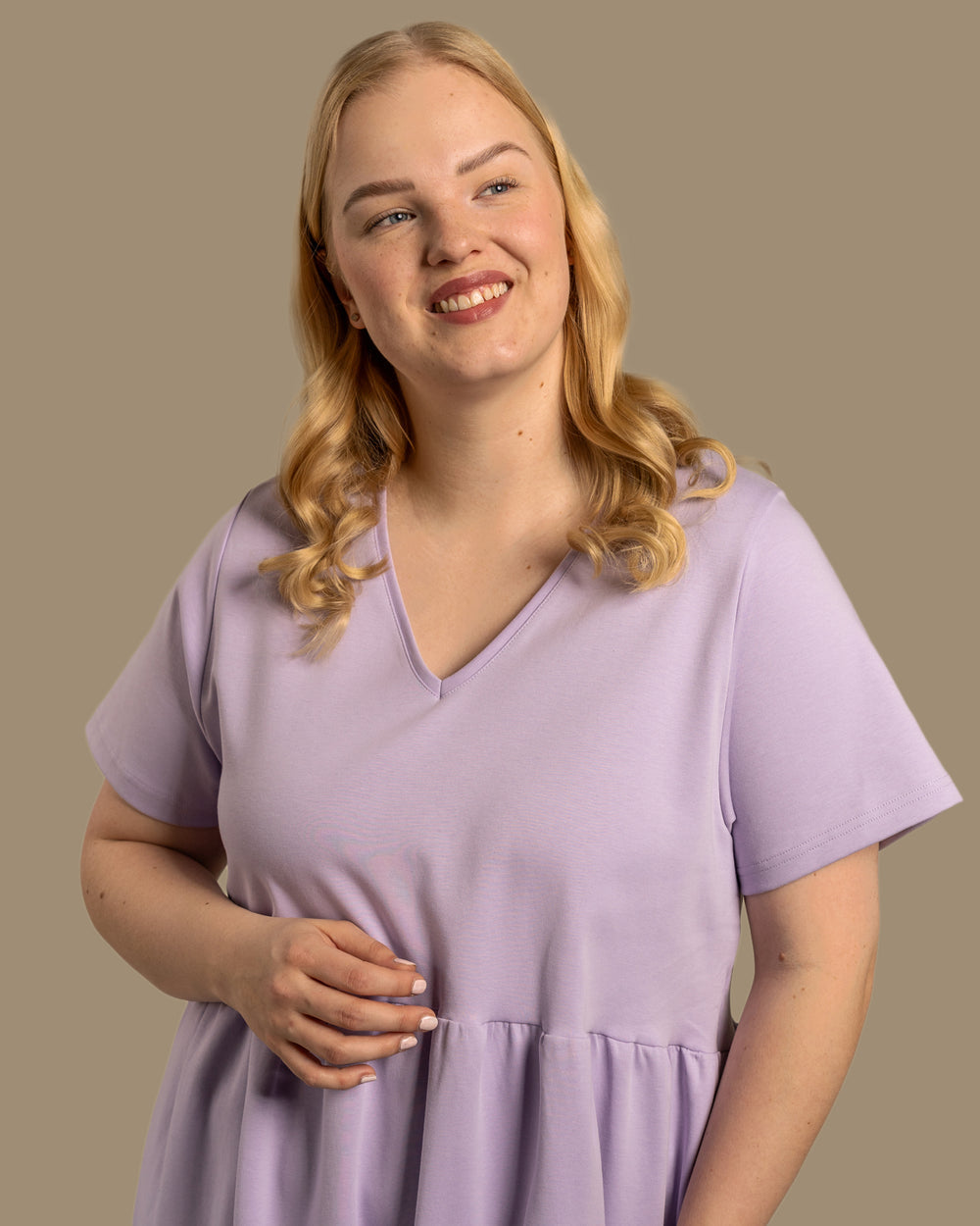 V-pääntie Mekko, Laventeli