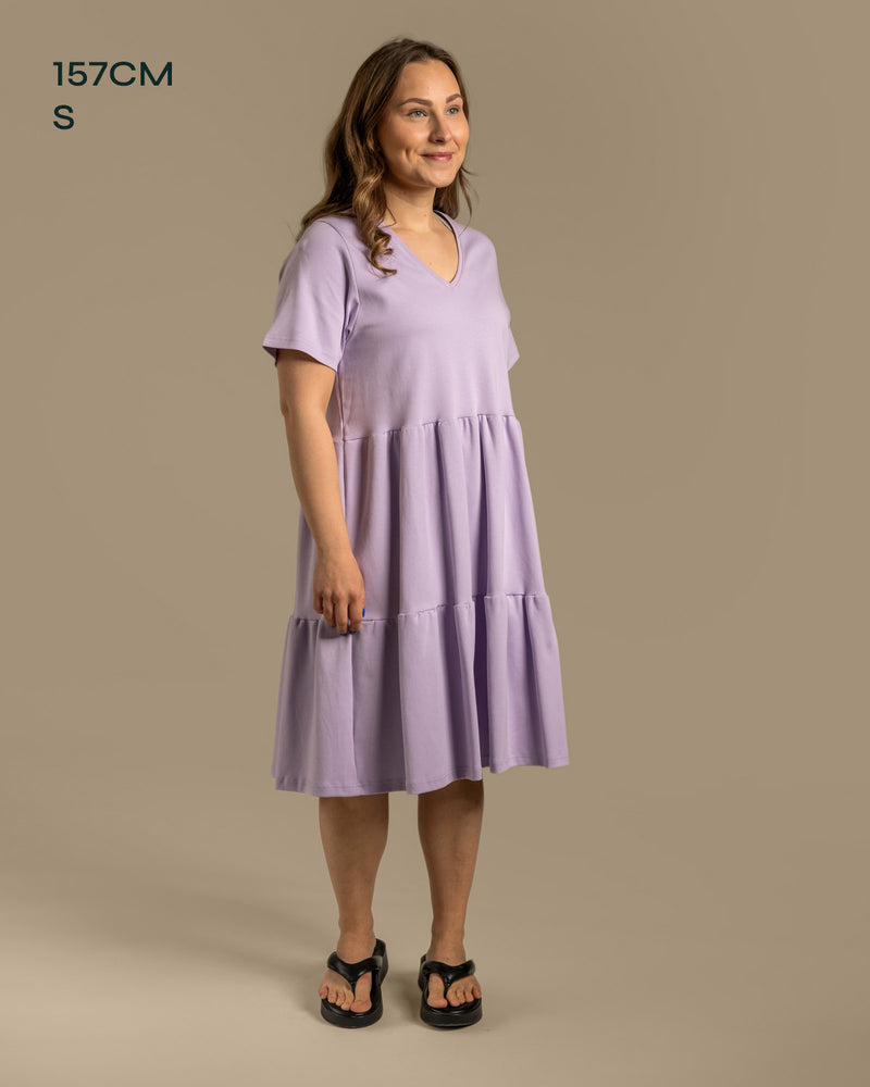 V-pääntie Mekko, Laventeli