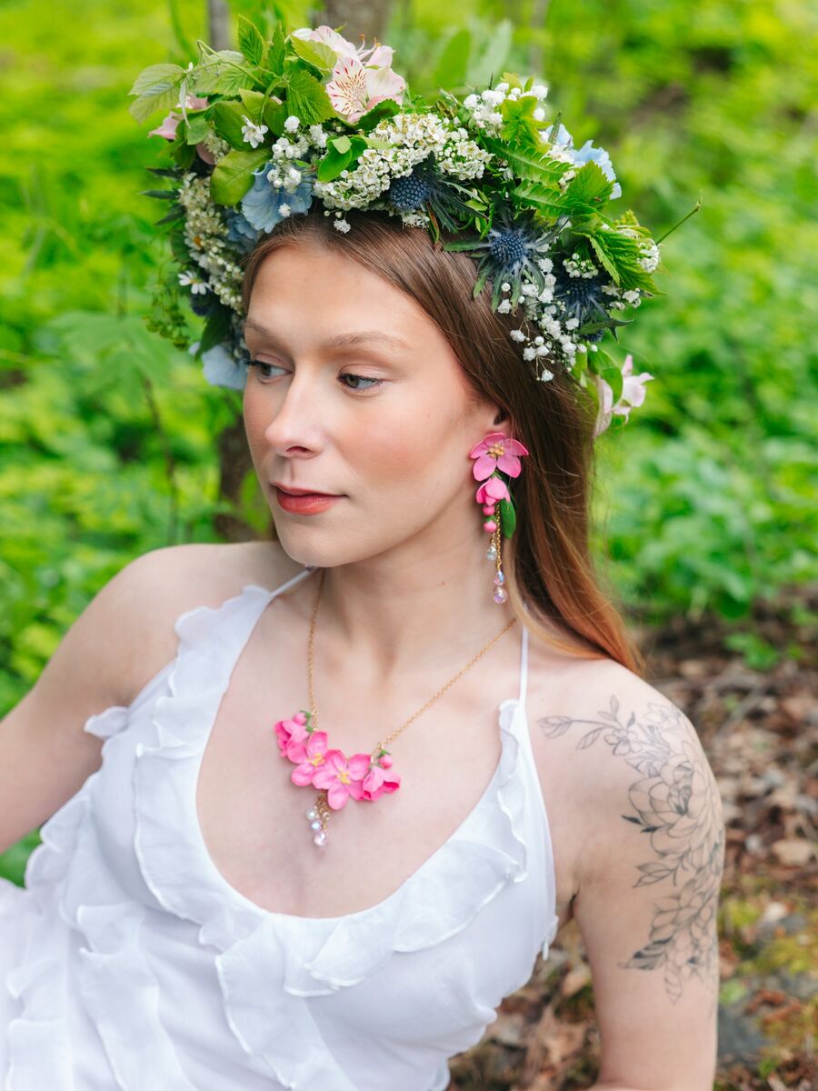 Yöttömän yön kaunotar -korvakorut Iso