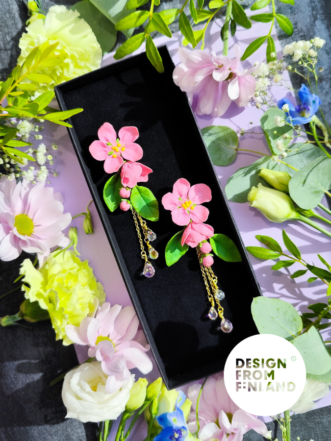 Yöttömän yön kaunotar -korvakorut Iso