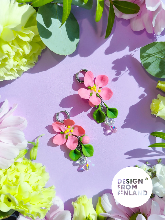 Yöttömän yön kaunotar -korvakorut - keskikoko