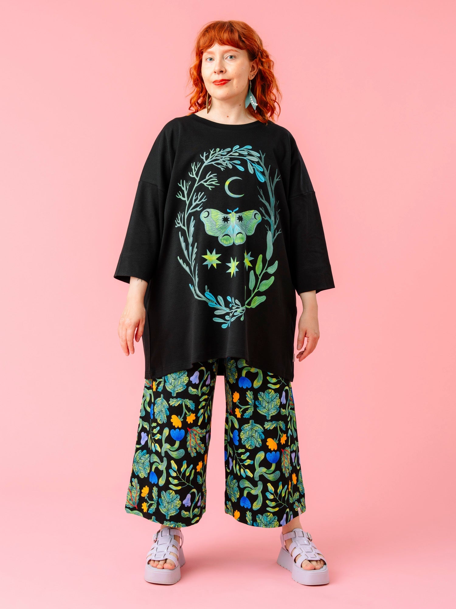 Leandro Oversize T-Paita, Moth Moon Black