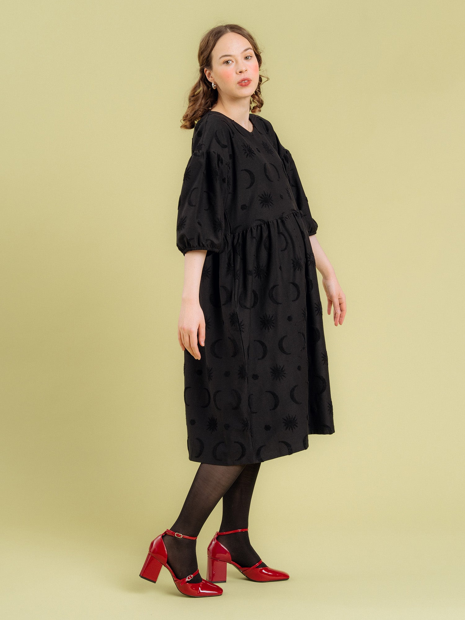 Elena Mekko, Black Divine