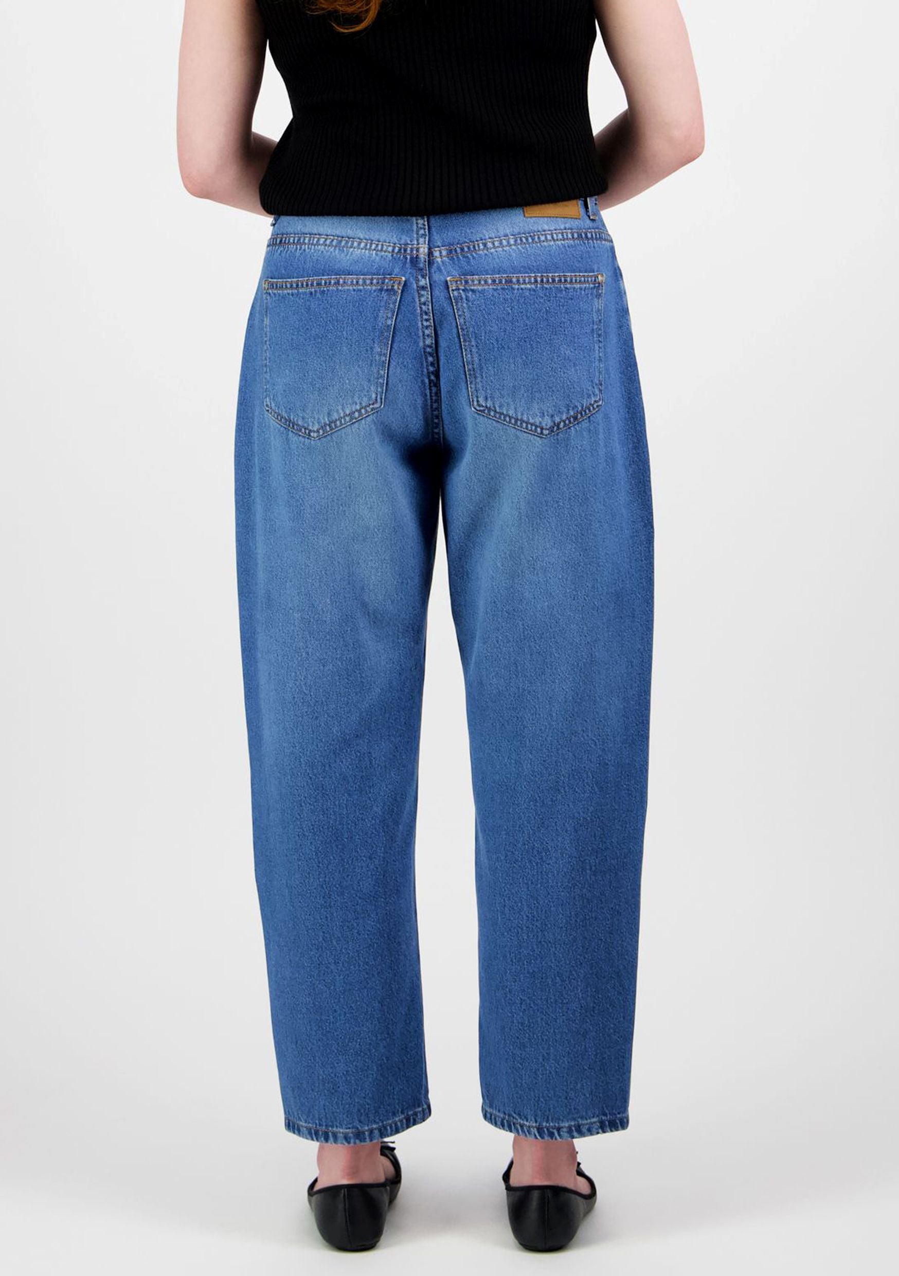 AMY 2437 Loose fit Barrel leg