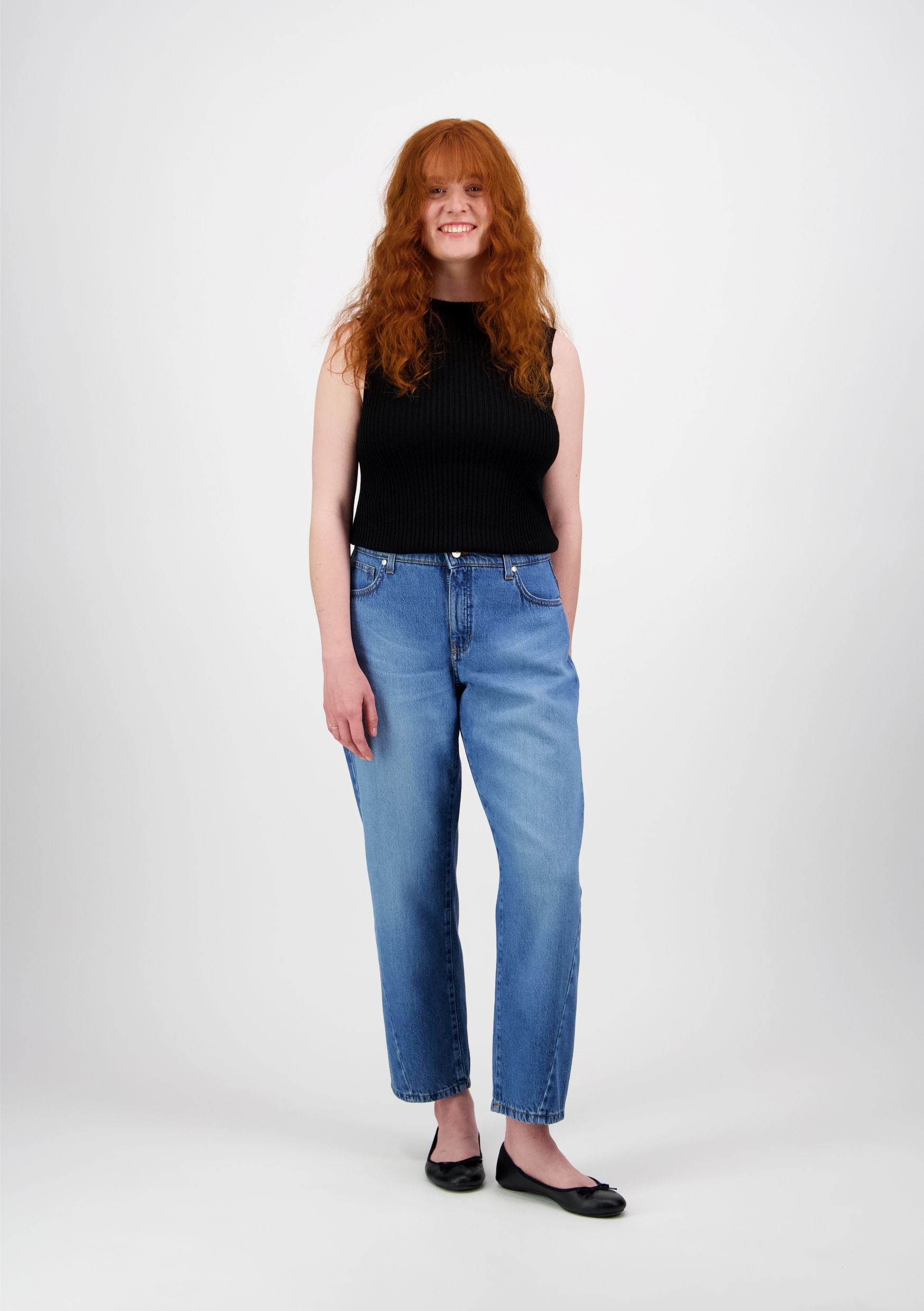 AMY 2437 Loose fit Barrel leg