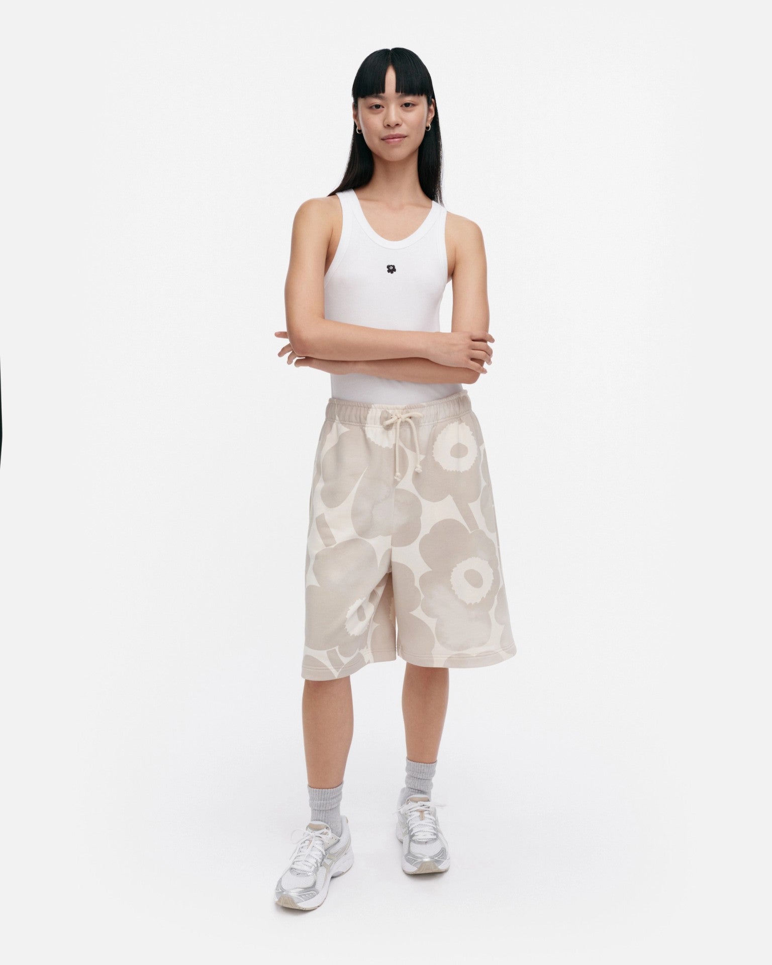 Sarana Akvarelli Unikko Kioski shortsit